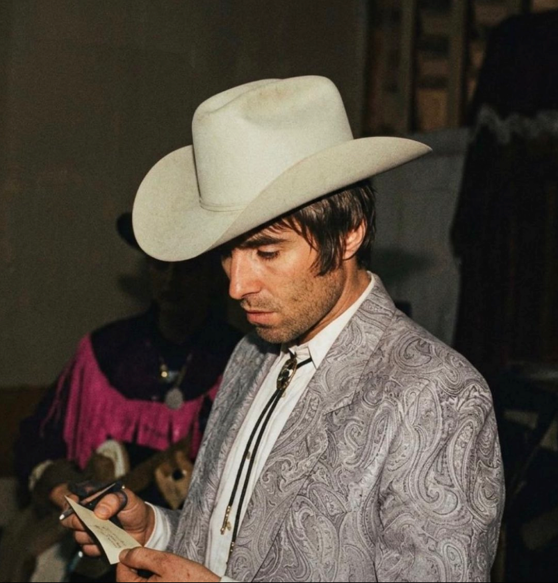 RazielZL's tweet photo. @liamgallagher @moontserrat95 @angelchilddemo @sheisabelter @_HANNO Liam cuando abra su X, después de que México le ganó 3-0 a su país. https://t.co/lhebWeyKDm
