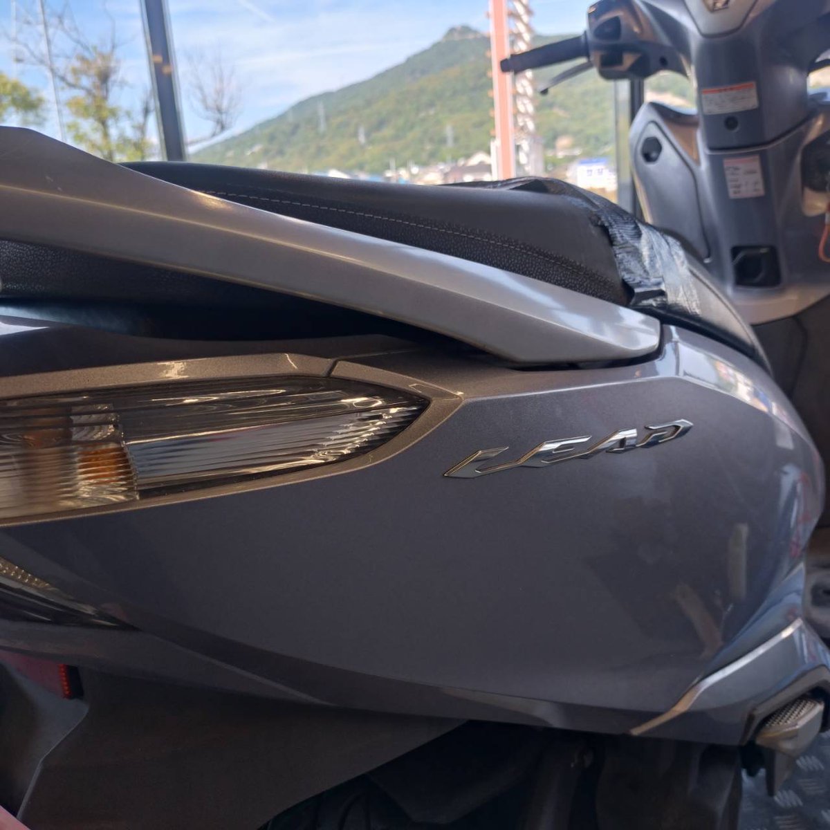 rico_hiroshima_'s tweet photo. こんにちは!ライコランドフォレオ広島東店です🏍
今回はLEAD125のリアタイヤ交換とエンジンオイル交換をやらせていただきました!✨
当店ではスクーターの作業も受付しております是非一度お問い合わせください🛵
#ライコランド広島
#LEAD125
#オイル交換
#タイヤ交換
#スクーター https://t.co/OXSNbTrGOj