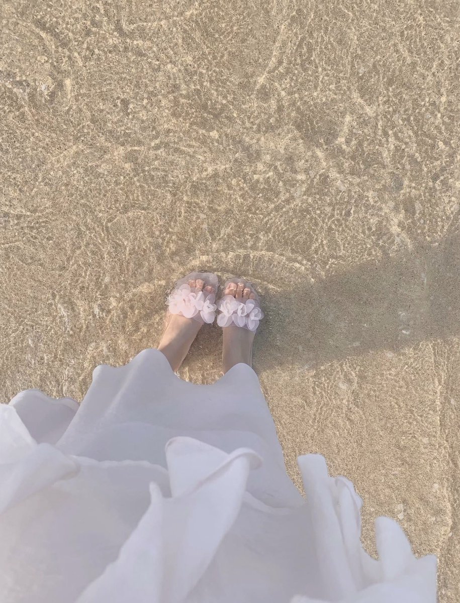mood_swiing's tweet photo. 이런 젤리 슈즈도 너무 귀엽다🎀
물놀이할 때 신으면 딱조켄네,, https://t.co/skIKLSq87i