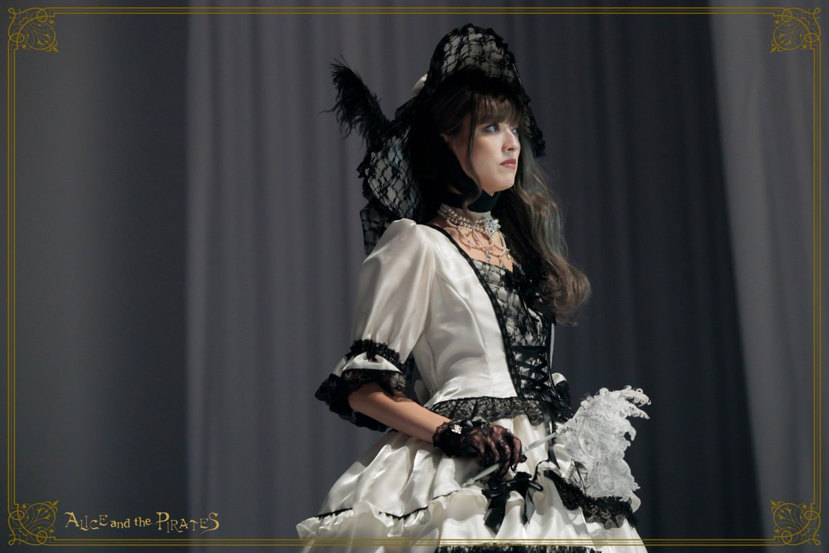BABY,THE STARS SHINE BRIGHT ALICE and the PIRATES BRAND-NEW