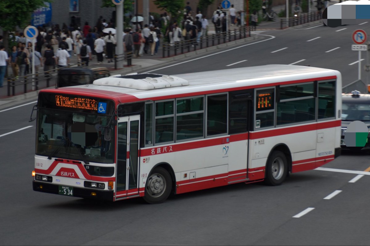 _S3073's tweet photo. 名鉄バス 1912号車(岡崎,津島貸出) PKG-MP35UM
バスセンターで日常を撮っていたら思いがけずに銀枠のバスが来たのでびっくりしました https://t.co/yxUgZZELOE