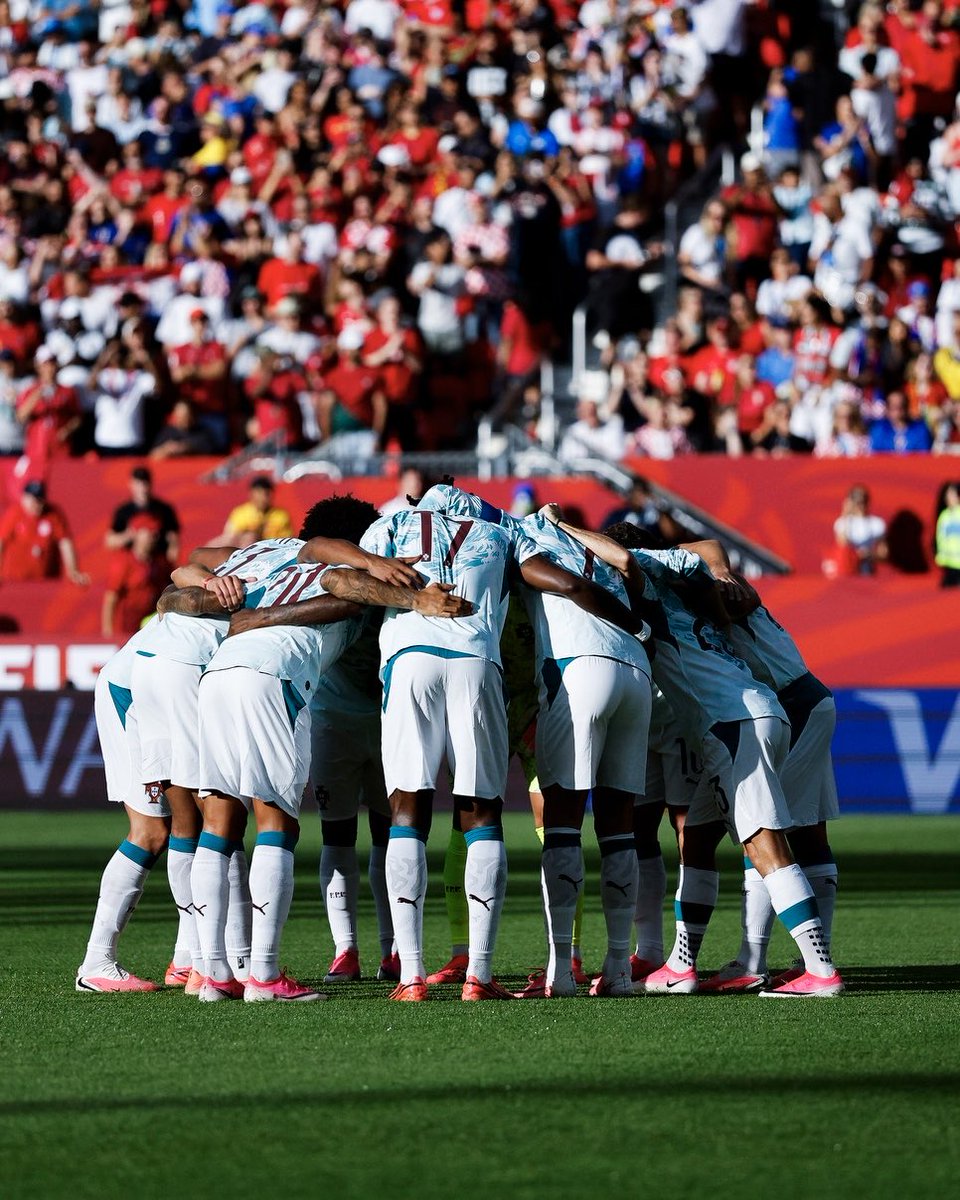 vitinha's tweet photo. Estamos nos oitavos, Portugal 🤞🏻🇵🇹 Jogo a jogo 💪🏻
21 ⭐️ https://t.co/46FZXajjMa