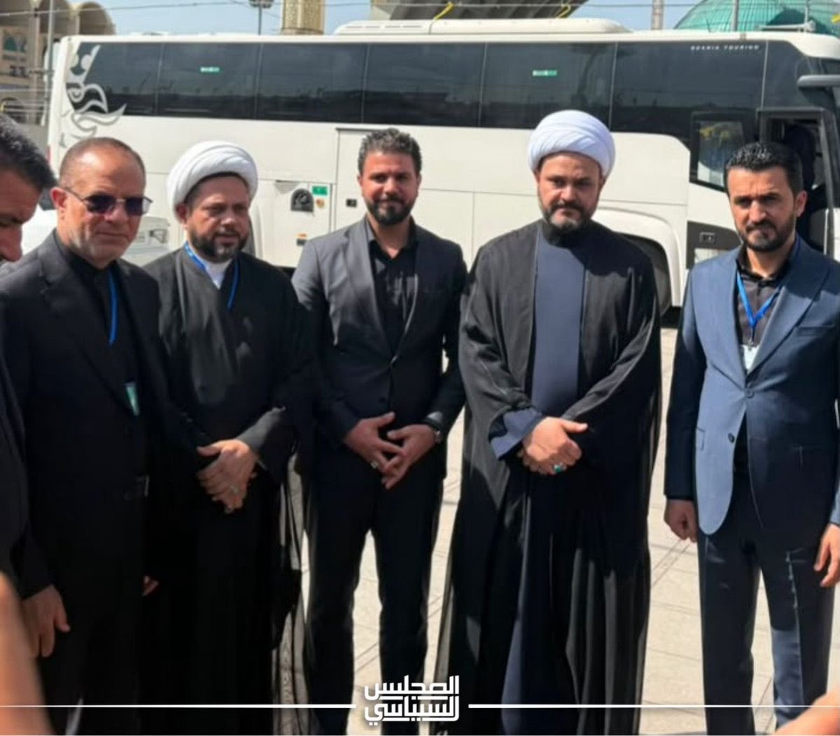 alnjaba's tweet photo. ⚫️ وفد المقاومة الإسلاميّة حركة النجباء برئاسة سماحة الامين العام الشيخ اكرم الكعبي وعضوية رئيس المجلس السياسي الشيخ علي الاسدي والوفد المرافق له في حضرة الشهيد السيد علي الخامنئي لتوديعة.

#كونوا_احراراً 
#قوموا_لله https://t.co/DAXKCBcgsr
