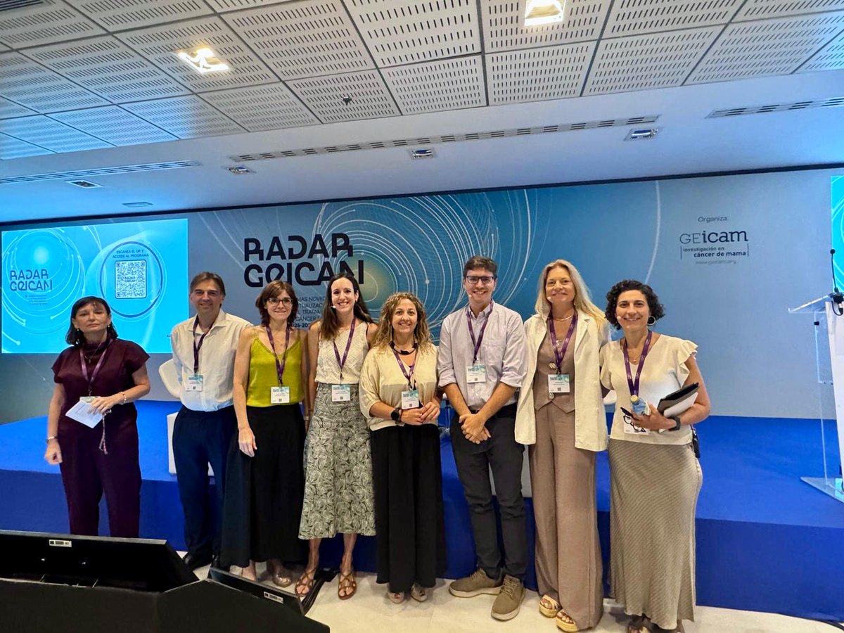 GEICAM's tweet photo. 🔬 Sesión dedicada a la enfermedad #metastásica, moderada por la Dra. Sonia Servitja, del Hospital del Mar @hospitaldelmar 🏥

En este bloque hemos revisado los últimos avances en los principales subtipos de #cáncerdemama, de la mano de:

🔹 El Dr. Javier Pascual, del Hospital Universitario Virgen de la Victoria @HUVV_SAS 🏥 #luminal
🔸 La Dra. Antonia Perelló, del Hospital Universitario Son Espases @SonEspases 🏥 #triplenegativo
🔹 La Dra. Isabel Echavarr��a, del Hospital Universitario Gregorio Marañón @HGregorioM 🏥 #HER2

🎯 Tres escenarios clínicos diferentes que requieren estrategias terapéuticas específicas y una actualización constante.
