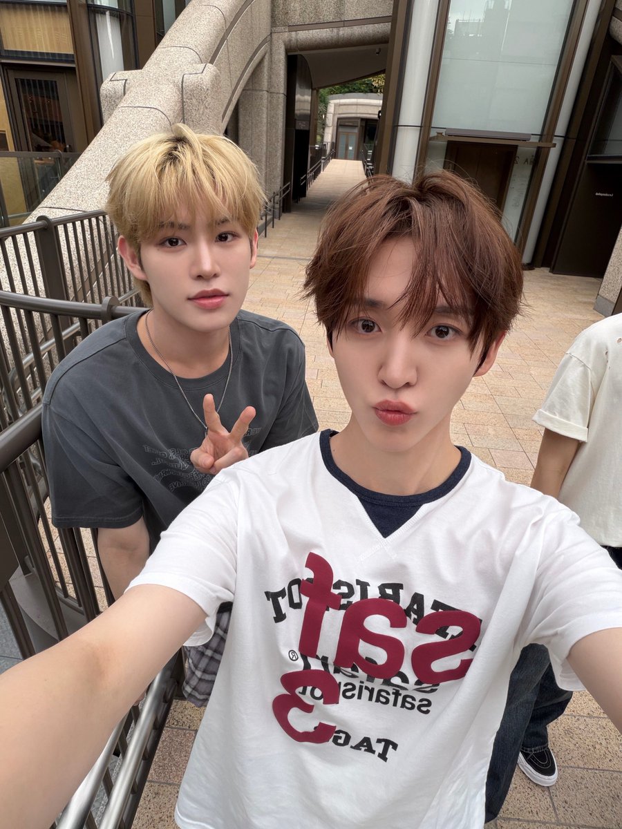 ddonggmany's tweet photo. 민듀💕💕💕💕💕💕💕💕💕💕💕
(오늘똥잘) https://t.co/xC3z2052JI