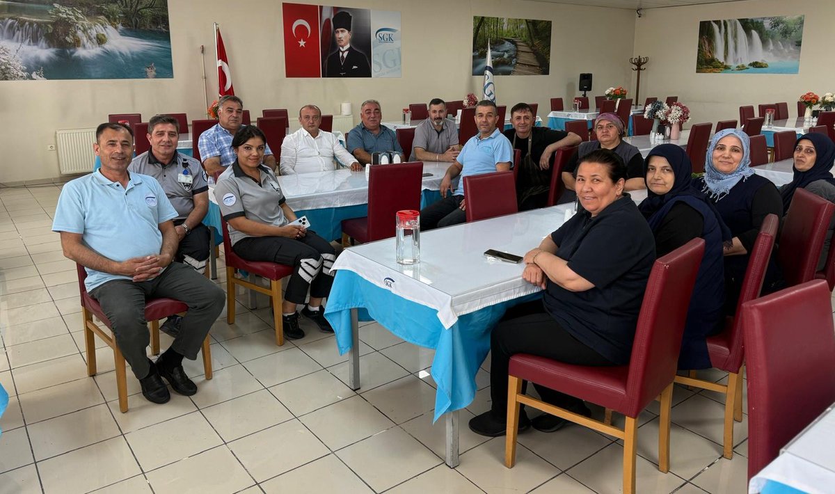 tezkoopissndk's tweet photo. Sendikamız İstanbul 5 https://t.co/IuOhw8Zu5W Şube Başkanı Selahattin Karakurt, Şube İdari Sekreteri Şenel Yılmaz ve Şube Örgütlenme Sekreteri Sait Vergül 2 Temmuz 2026 tarihinde Küçükçekmece, Gaziosmanpaşa ve Bağcılar Sosyal Güvenlik Merkezlerinde çalışan üyelerimiz ile bir araya geldi. @sgksosyalmedya  https://t.co/ybGPHTI9lh