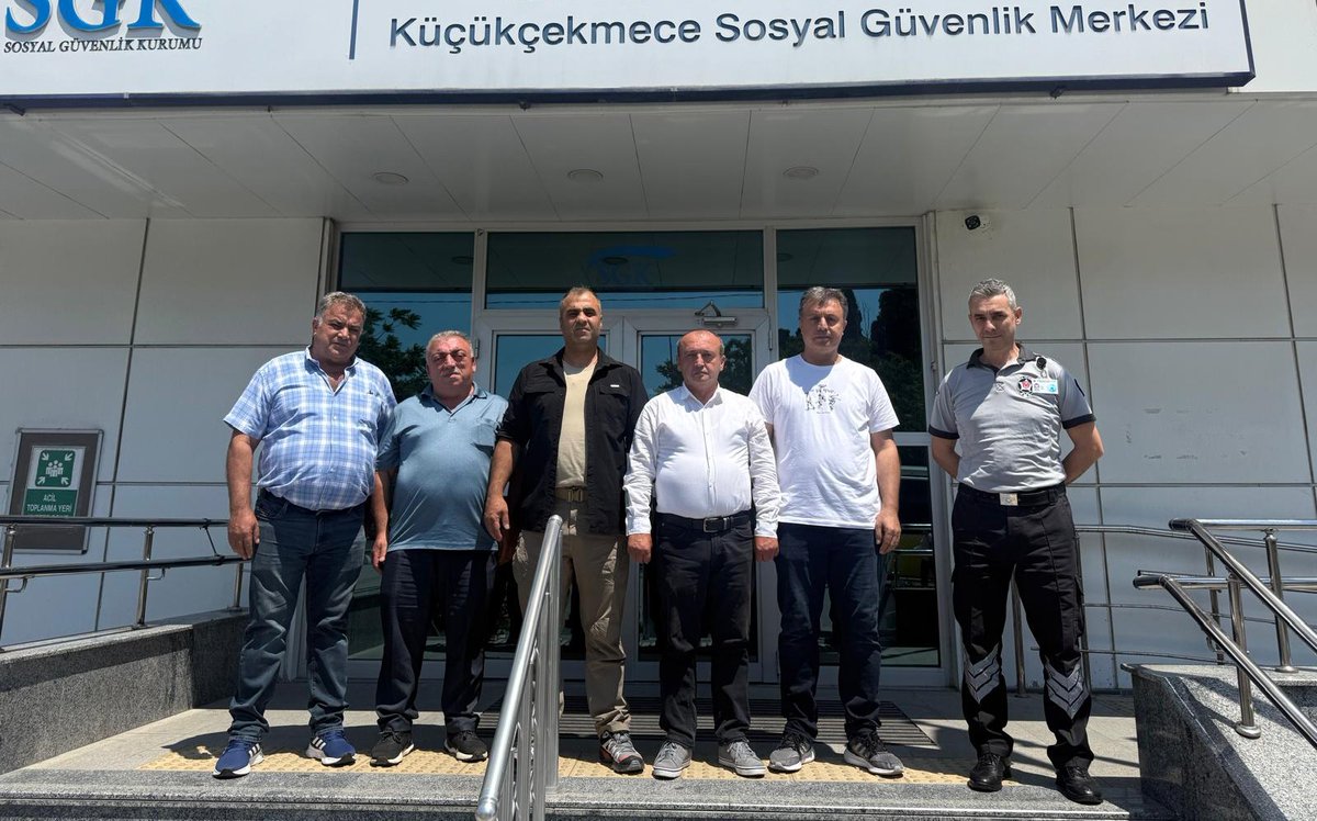 tezkoopissndk's tweet photo. Sendikamız İstanbul 5 https://t.co/IuOhw8Zu5W Şube Başkanı Selahattin Karakurt, Şube İdari Sekreteri Şenel Yılmaz ve Şube Örgütlenme Sekreteri Sait Vergül 2 Temmuz 2026 tarihinde Küçükçekmece, Gaziosmanpaşa ve Bağcılar Sosyal Güvenlik Merkezlerinde çalışan üyelerimiz ile bir araya geldi. @sgksosyalmedya  https://t.co/ybGPHTI9lh