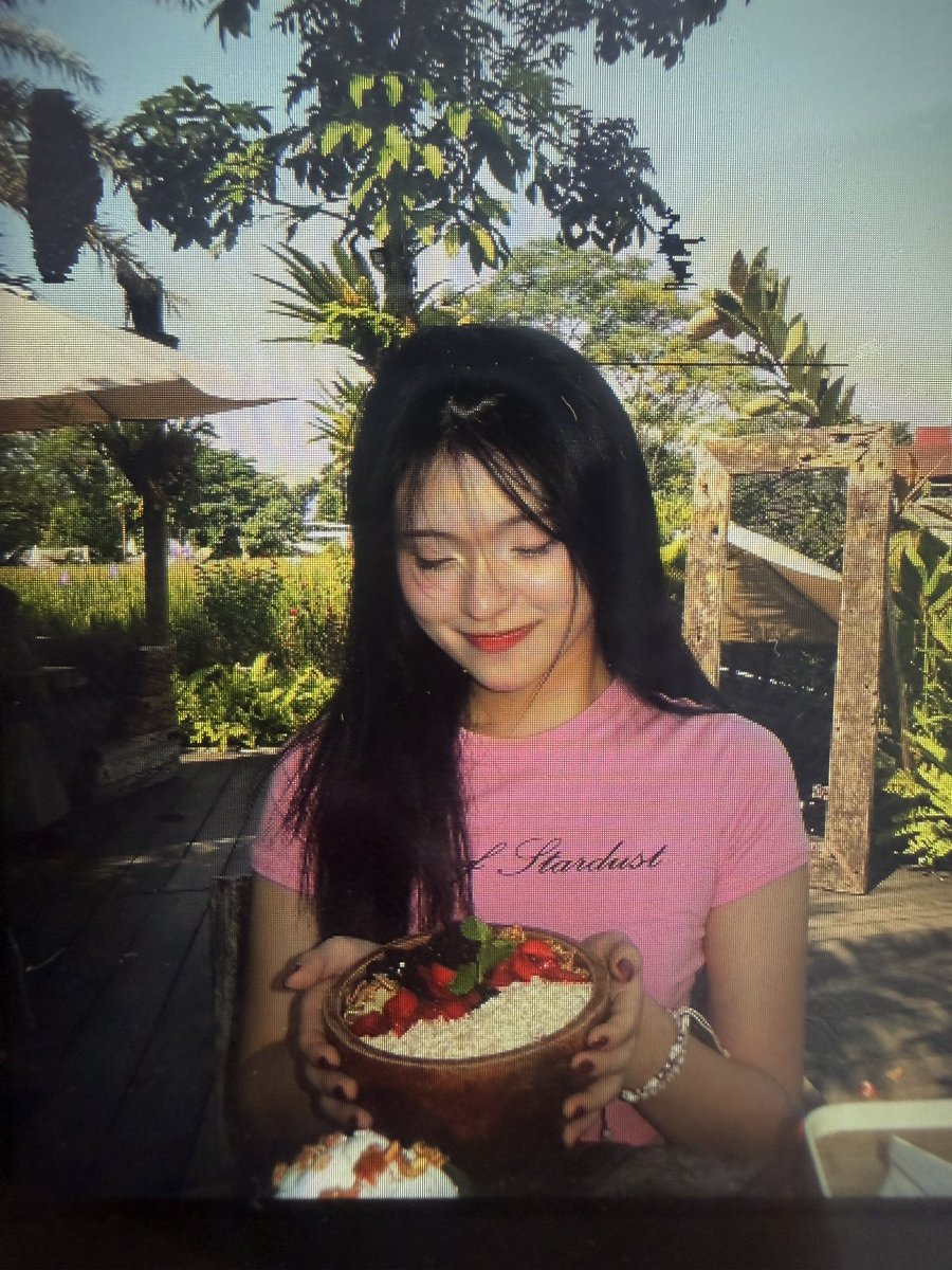 Y_CynthiaJKT48's tweet photo. Pengen deh jadi ~gadis yang paling cantik di pinggiran sawah~ 🥰🌾 https://t.co/JTlUMxQzjS