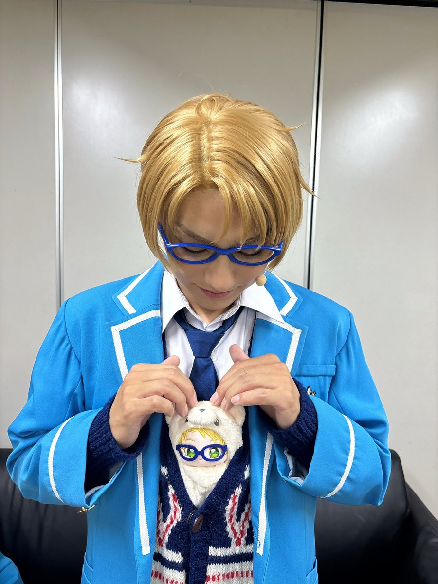 matsu1128's tweet photo. 『あんさんぶるスターズ！THE STAGE』
-Requiem from Knights-

本日もありがとうございました！
今日の夜公演はお休み。。

みなさんもゆっくり休んでくださいねー✨

#あんステ https://t.co/INQ47FR38i