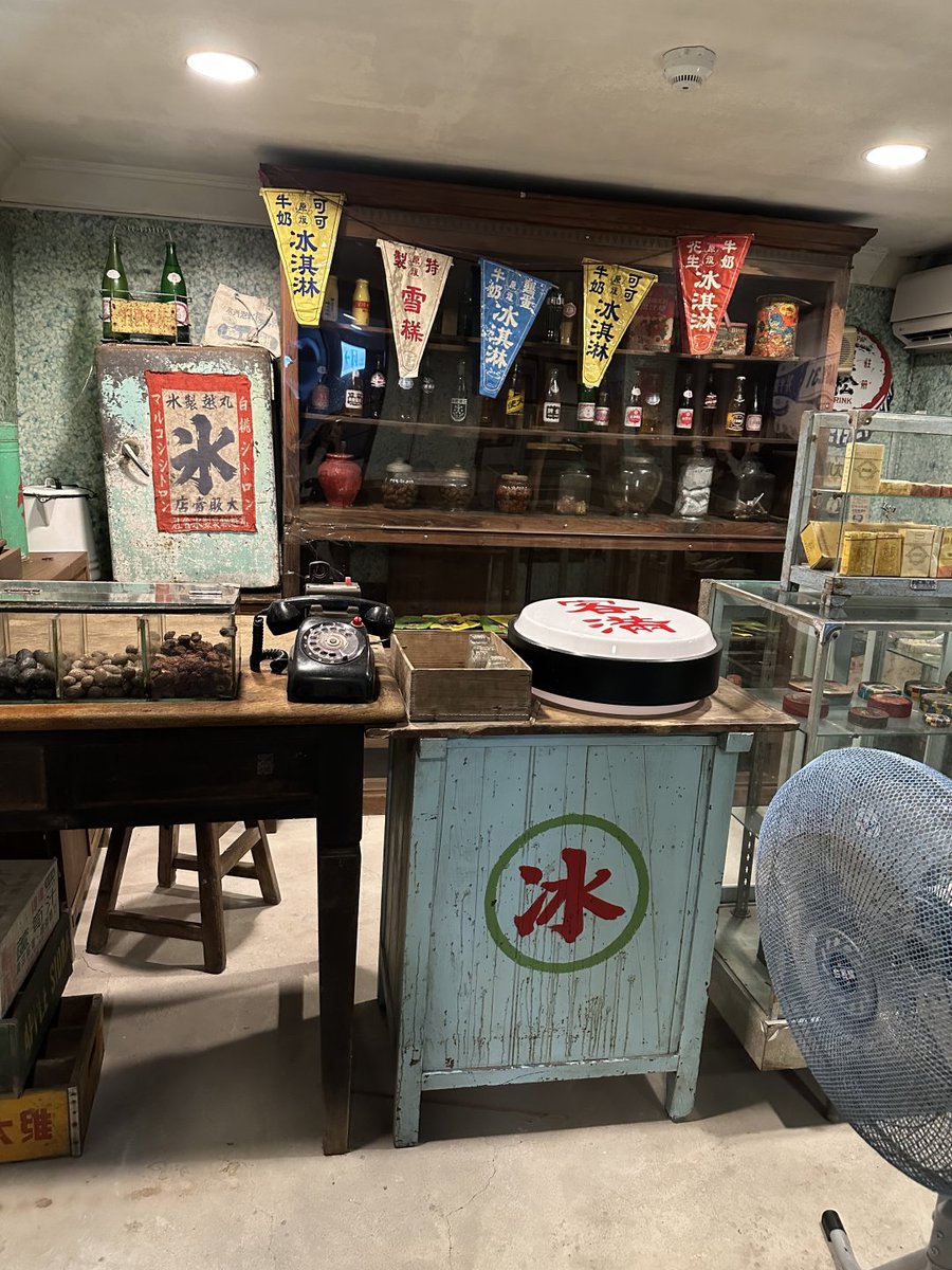 Golde1_Ivy's tweet photo. 古い歴史博物館をゆっくり見て回る時間。少し色あせた建物や展示物から、長い時間が積み重なってきた空気を感じることができる #歴史 https://t.co/nX1sbiHWht