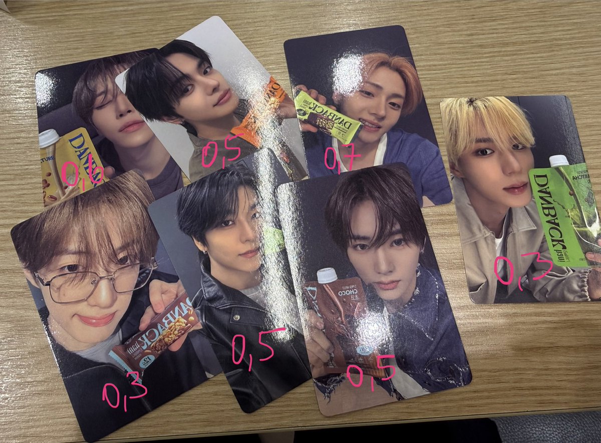 dnl0107's tweet photo. 알파드라이브원 알디원 양도 포카

준등기 0.2
일반택배 0.4 https://t.co/kzb4HCmDxO
