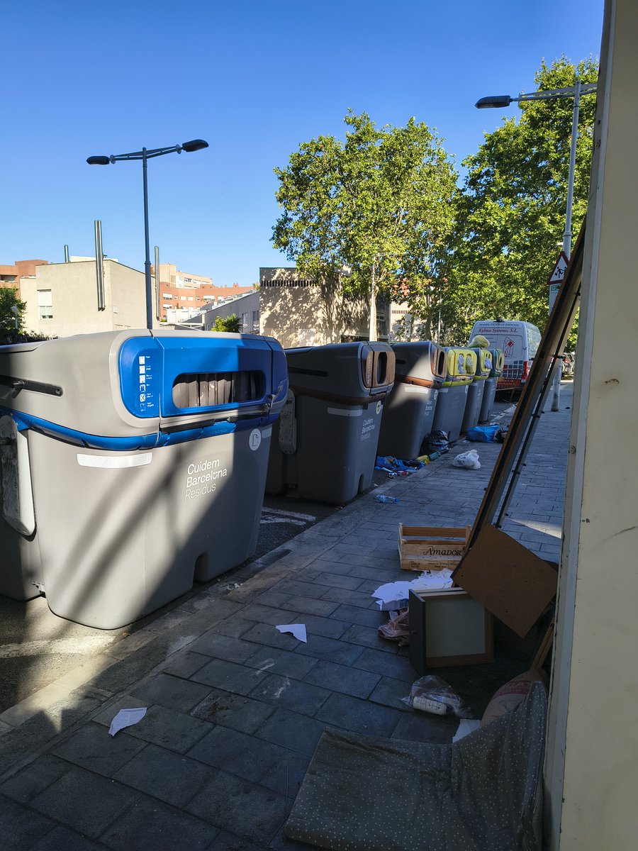 a_bargallo's tweet photo. No vull Tour, ni papa, ni Copa Amèrica ni posar encara més Barcelona al mapa. Vull que això deixi de ser una merda. @jaumecollboni @bcn_ajuntament @Bcn_SantMarti @david_escude https://t.co/UYjEbS44bO