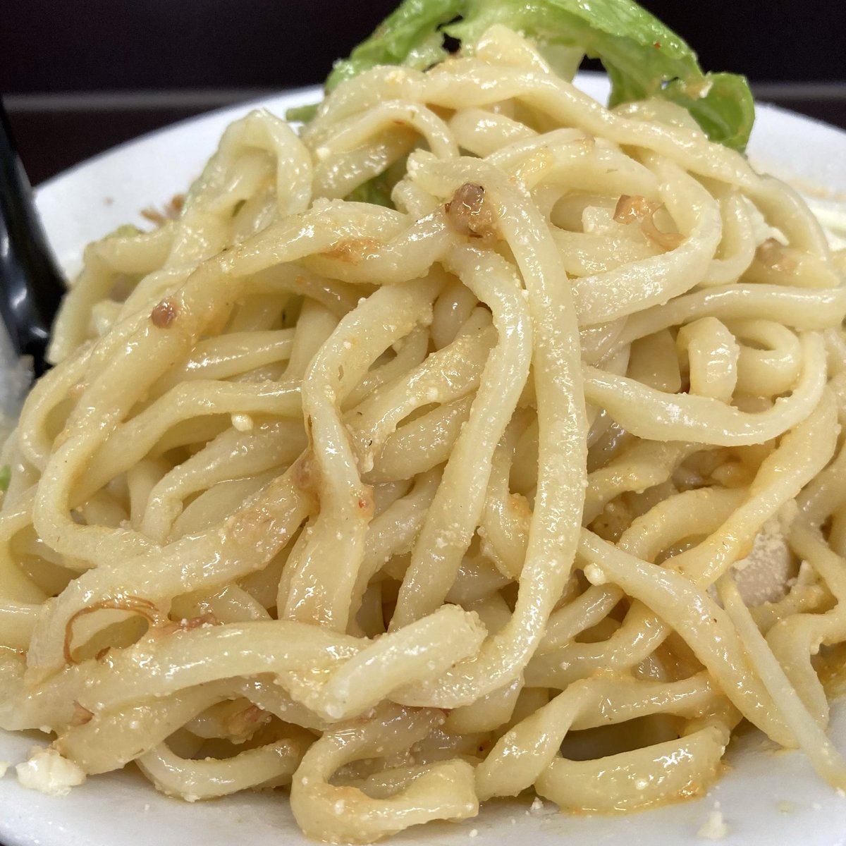 ramen_life_'s tweet photo. ラーメン一心
埼玉県東松山市古凍868-8

・限定 冷やしまぜそば
（エビマヨ、ニンニク少、アブラ、辛味）

酸味の効いたタレに色々な具材とムッチムチの自家製麺が超マッチ✨
今季の冷やしまぜそばも最高ですね🎵
美味すぎる〜😆👍
ご馳走様です😊 https://t.co/849DCe49AV