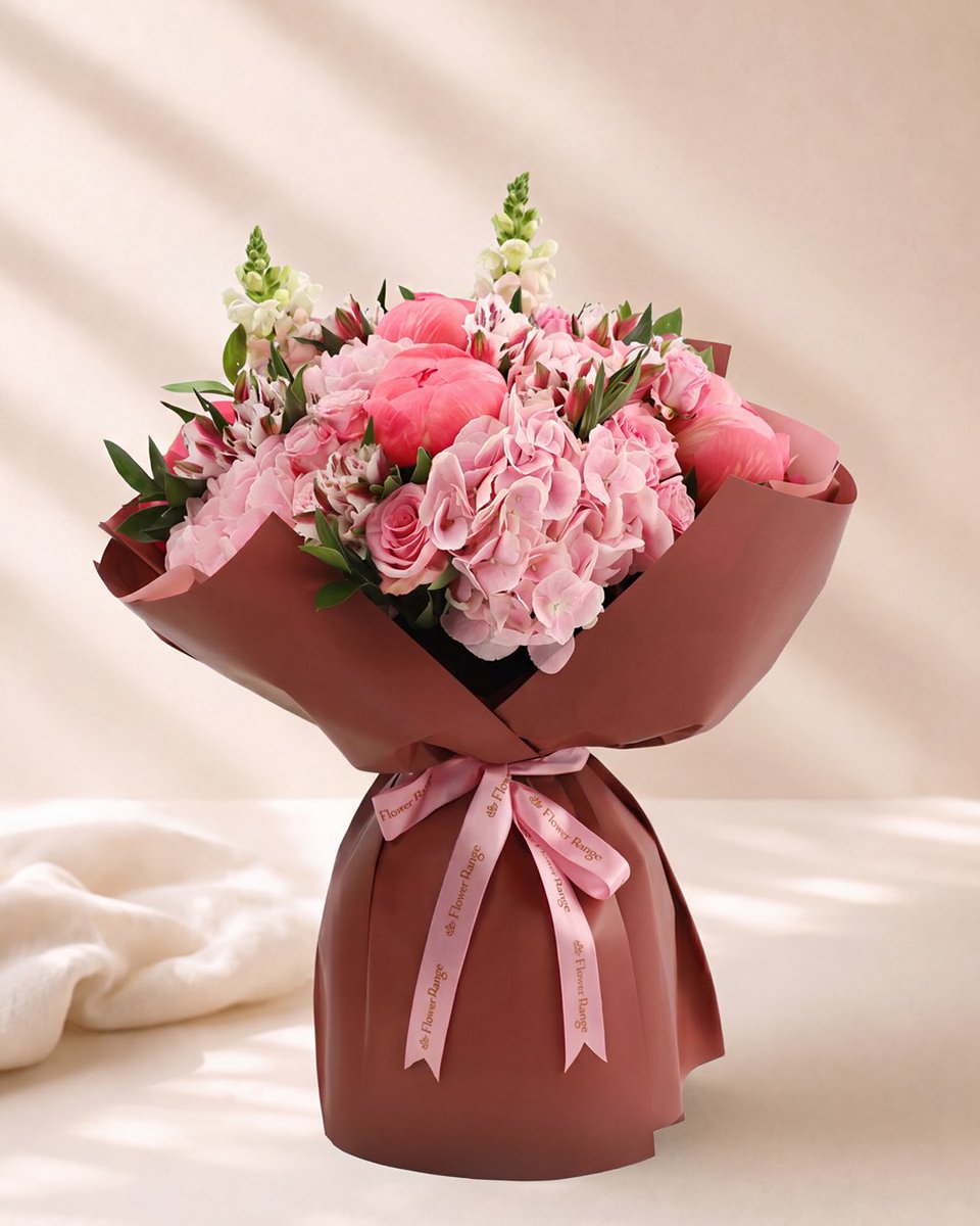 flowerrange_'s tweet photo. Güzelliğin adı: Pembe Yaz Buketi 💐
Pembenin en güzel tonları, tek bir bukette buluştu 🌸
#OrangeCityBalat #FlowerRange #ÇiçekMağazası https://t.co/FbWDDQZzHE
