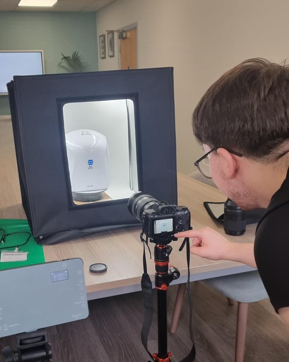 phsgroup's tweet photo. Behind the scenes capturing phs Warner Howard hand dryers 📸
 
Go behind the scenes as we capture our phs Warner Howard hand dryers, built for performance, reliability and longevity.
 
#phsWarnerHoward #HandDryers #BTS #ProductPhotography #FacilitiesManagement https://t.co/AqhsNP5q0m
