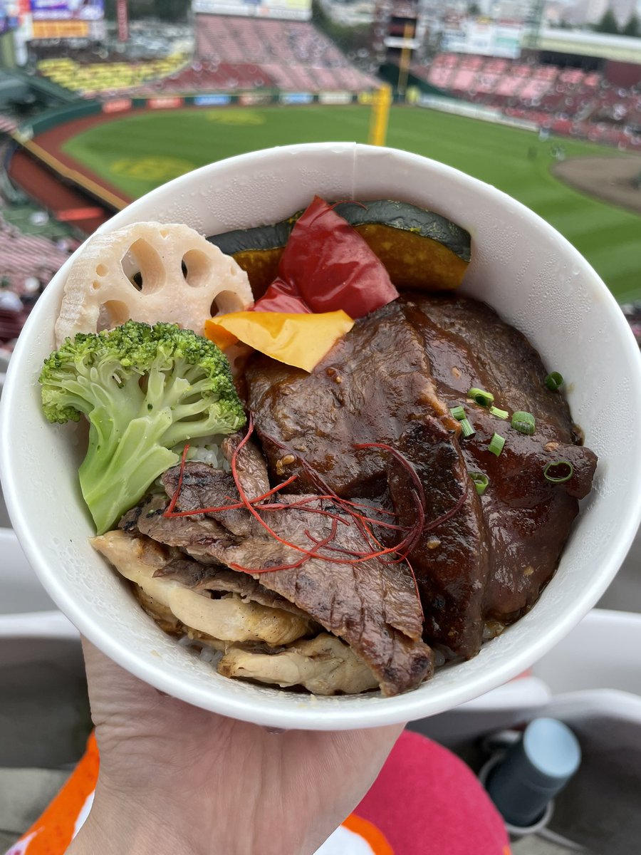 crutch2005's tweet photo. 宗山復帰記念で焼肉丼！！
そして初スカイスタンドは脚がプルプルです… https://t.co/OVs7IJTnWJ