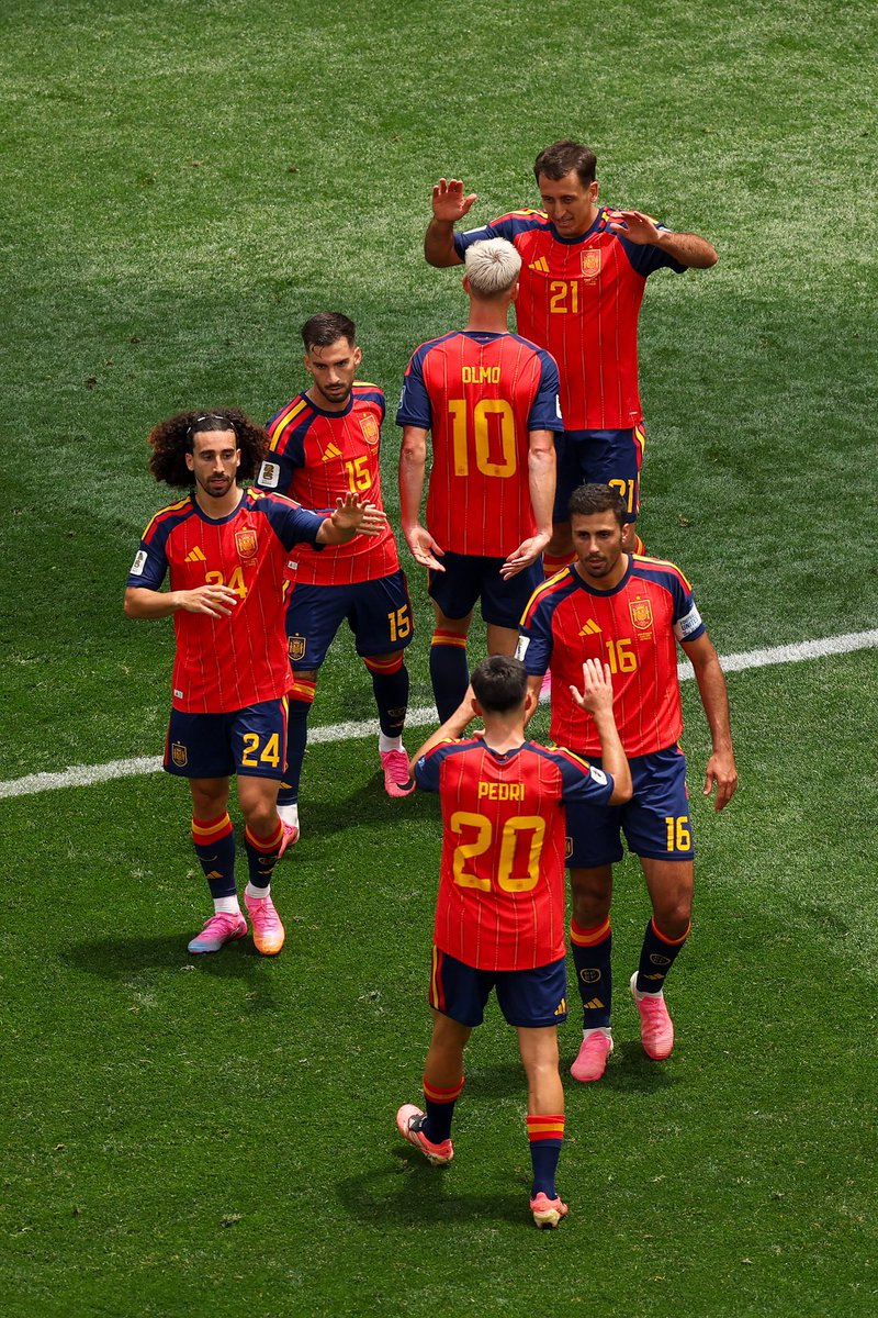 Dani Olmo tweet media