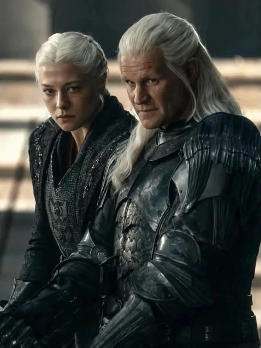 Degentle_'s tweet photo. Emma D'Arcy said so in Inside the Episode this week, but they and Matt Smith used Rhaenyra and Daemon's "shared DNA" to synchronize them to be like a "blowing wind" as they swept into the Red Keep. Rhaenyra, who wasn't trained to fight, needed Daemon's mastery of violence. It was all masterfully done.