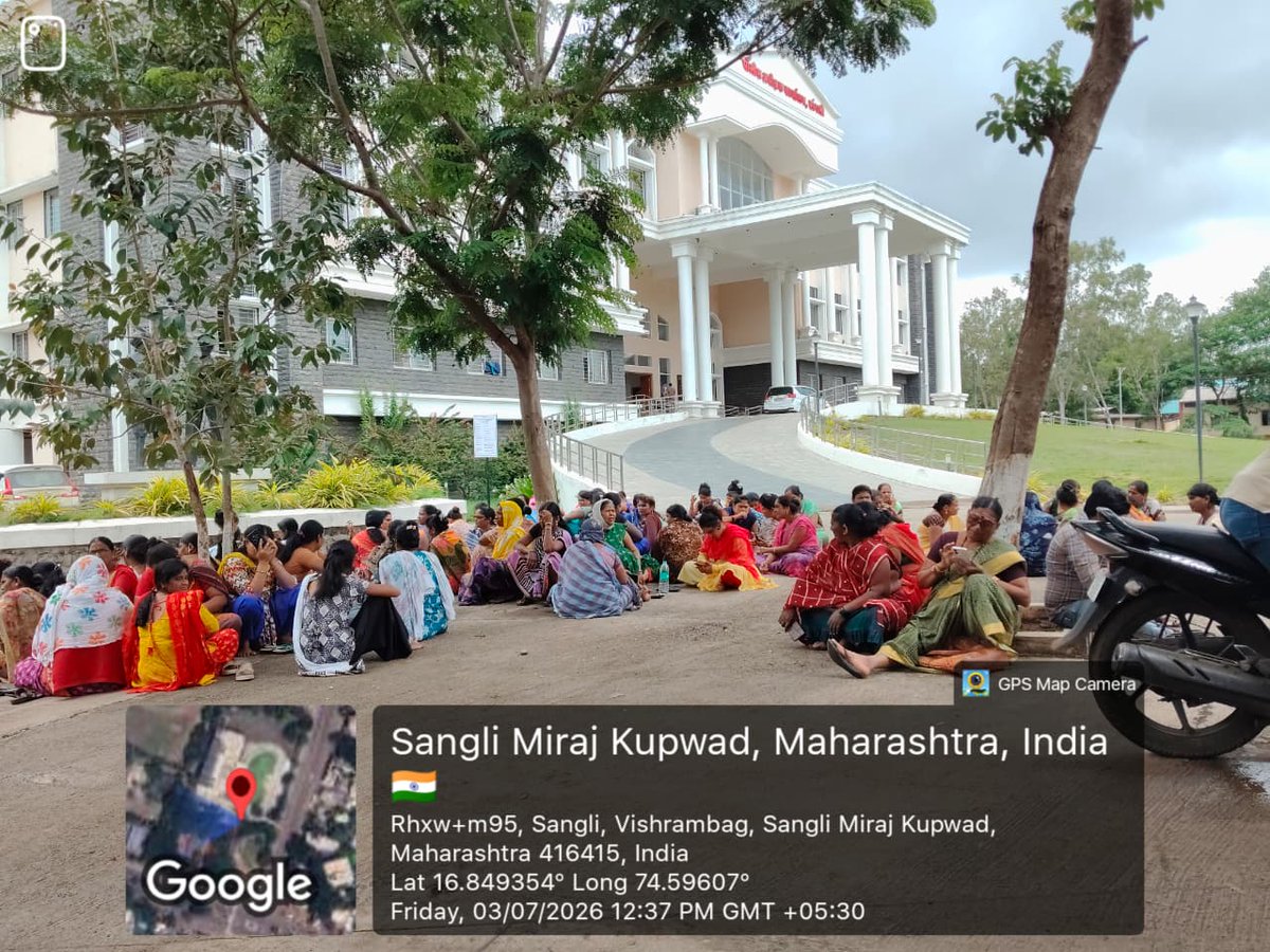 meenaseshu's tweet photo. Sex Workers from @CollectiveVAMP waiting to meet the Superintendent Of Police, Sangli to discuss the petty criminals who are harassing them and their clients, in Gokulnagar, Sangli.  Its a never ending battle for justice.   @spsangli Sir, Please do meet them. @DGPMaharashtra https://t.co/Y16EDpwcUl