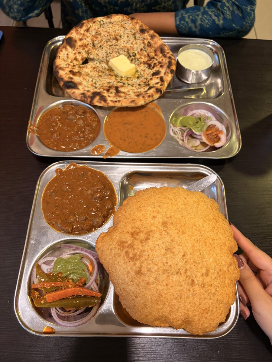 18RawatG's tweet photo. Weather calls for it. No gatekeeping of this gem.

Also, 10/10 recommend to leave your office on a friday for 2 hour lunch 👀

📍Amritsari, Koramangala. https://t.co/95cqJstWKS
