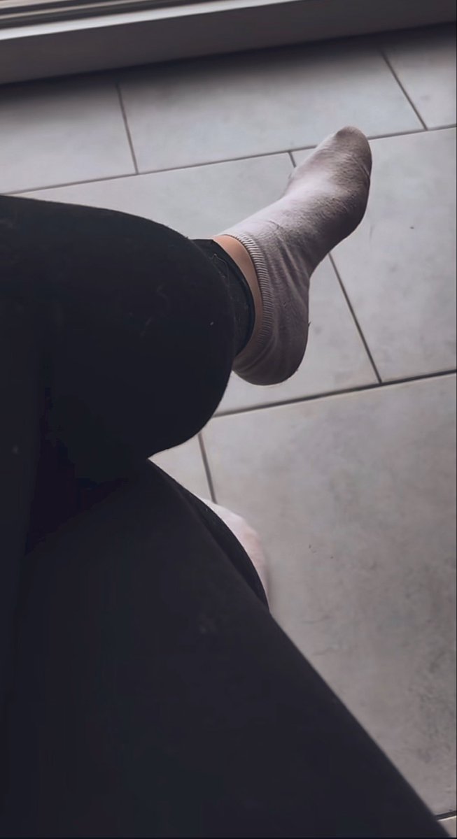 Addicted2Jutta's tweet photo. Good morning verslaafde voet sletjes 🦶🏻🤪

Voor mij is het een simpele sokje, voor jou is het iets waarvan je alleen maar kan dromen om aan te ruiken vieze piggy 🤢����

Only stupid white boys allowed 🤷🏼‍♀️

Findom FindomNL Meesteres Goddess Godin
Sessi Meet Cashmeet https://t.co/jJMn4u8UxO