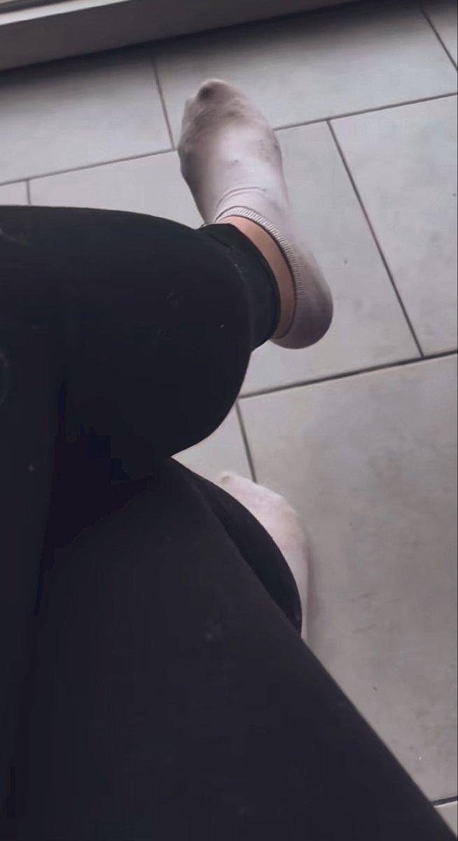 Addicted2Jutta's tweet photo. Good morning verslaafde voet sletjes 🦶🏻🤪

Voor mij is het een simpele sokje, voor jou is het iets waarvan je alleen maar kan dromen om aan te ruiken vieze piggy 🤢����

Only stupid white boys allowed 🤷🏼‍♀️

Findom FindomNL Meesteres Goddess Godin
Sessi Meet Cashmeet https://t.co/jJMn4u8UxO
