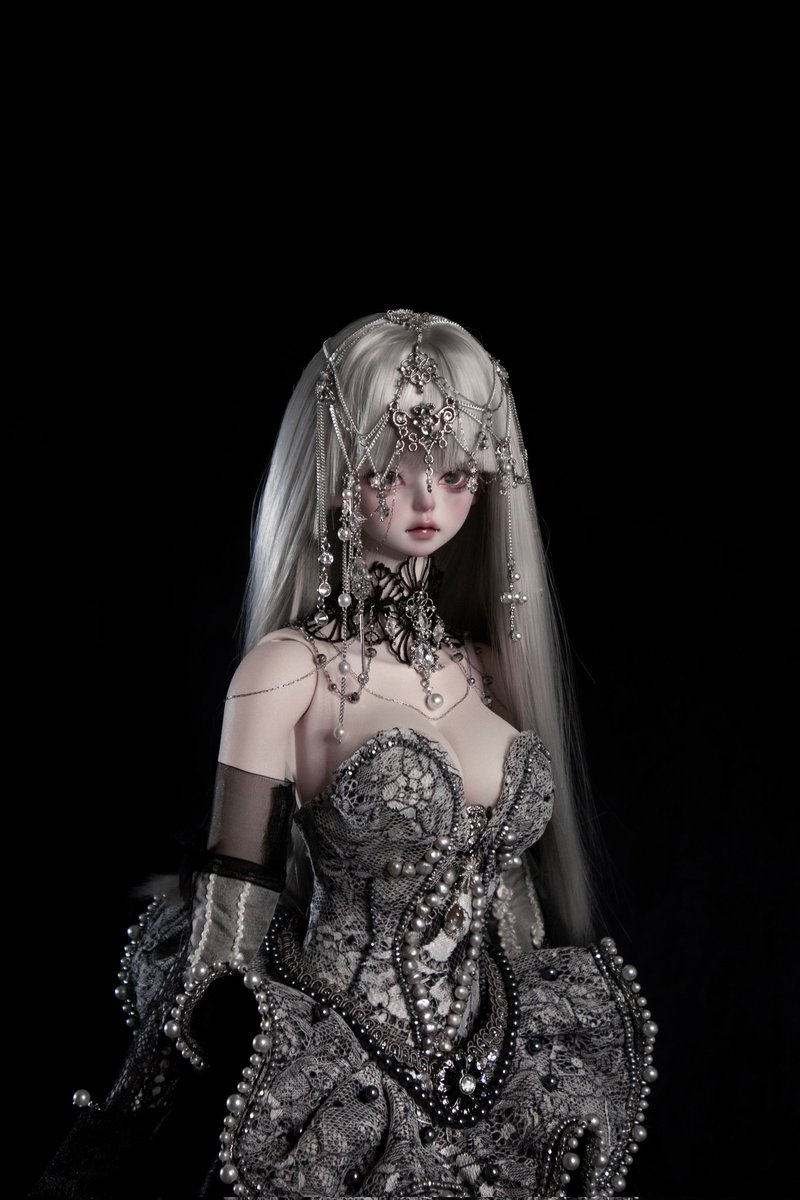 J_de_Lune's tweet photo. 今回の東京アイドルのイベントに出展する作品は、今年5月に韓国で開催された「Project doll」で大反響を呼んだ**『LUANYX DRESS 』**です！オンライン販売と同時に、会場では先行予約（プレオーダー）を受け付ける予定です。
#アイドール東京 #idoll #bjd #sd #dress https://t.co/SOzXNA3ubP