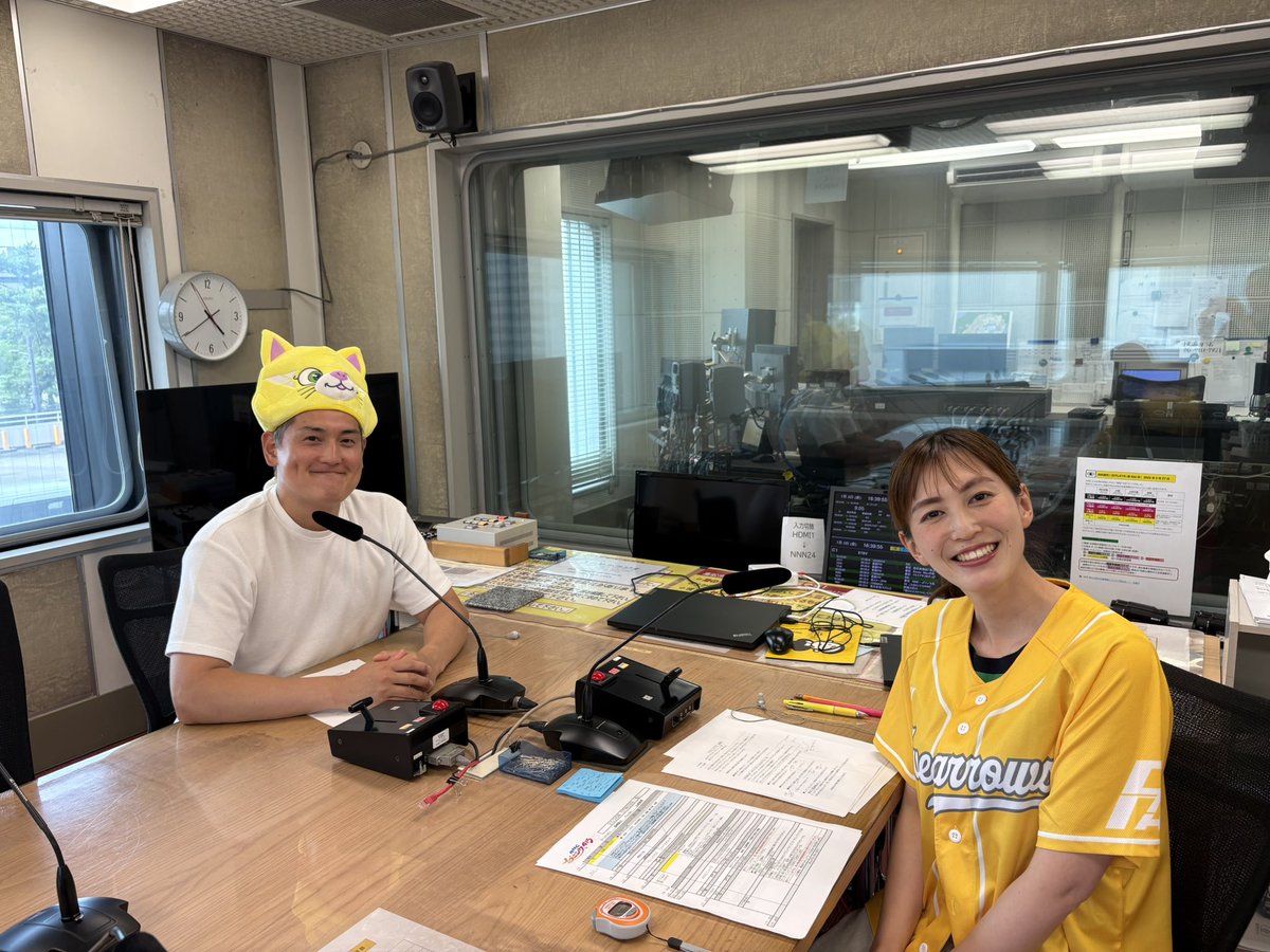 fivearrows_K's tweet photo. 📻RNCラジオ イヴニング415
#東島奨 HC 初登場‼️
出演終了しました✨

早速のアロニャーキャップ🐱🐾
お似合いです🙌

radikoでもご視聴可能ですので、ぜひチェック✅お願いします！

#香川ファイブアローズ https://t.co/tLy16DDj8y