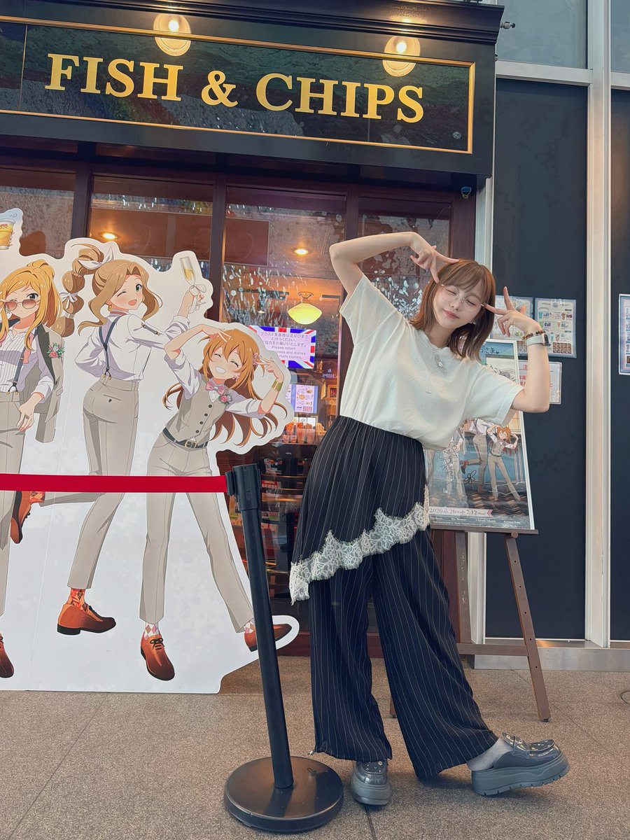 miiiiiina_cat's tweet photo. チラッと【#ミリオン秋葉原っぱフェスティバル】行ってきました!!
9周年おめでたい！

HUBコラボも〜っ！
愛美ちゃんと一緒に🐱❤️🩷️
 #ミリシタ
 #imas_ml https://t.co/4m9Enwsrep