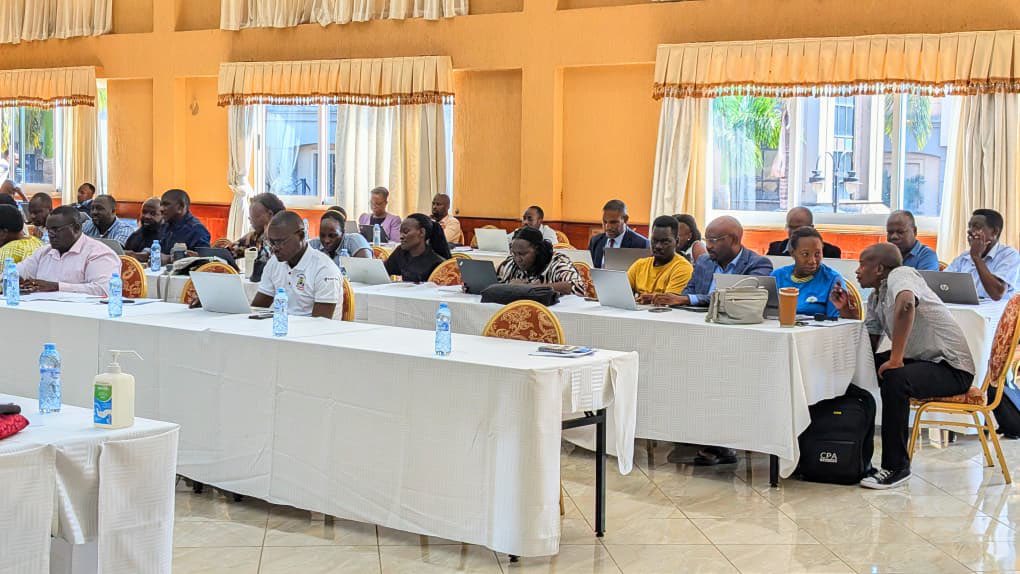 OfficialMubs's tweet photo. Happening now: Day 3 and the final day of the MUBS CBET Course Review Workshop at Imperial Golf View Hotel, Entebbe. Deans, Heads of Departments, and Subject Matter Experts are finalizing the alignment of MUBS degree programmes to the Competency-Based Education and Training (CBET) curriculum.
@rachelmindra 

#MUBS #CBET #AcademicInnovation