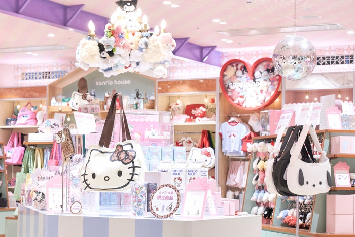 modelpress's tweet photo. 関西初「サンリオハウス」
ルクア大阪に誕生
雑貨からフードまでKawaiiワールド全開🎀
https://t.co/zdlY8OURNT

大阪らしいヒョウ柄バッグやタンブラーなどの限定グッズも🛍️

#sanriohouse https://t.co/XWwWBUiiAR