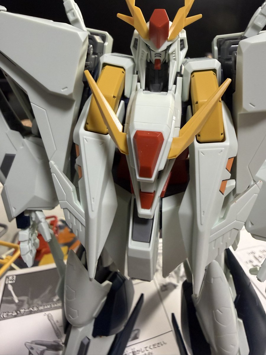 Niatabi's tweet photo. ガンダムフェイス意外と悪くない https://t.co/QdApLFTYAZ