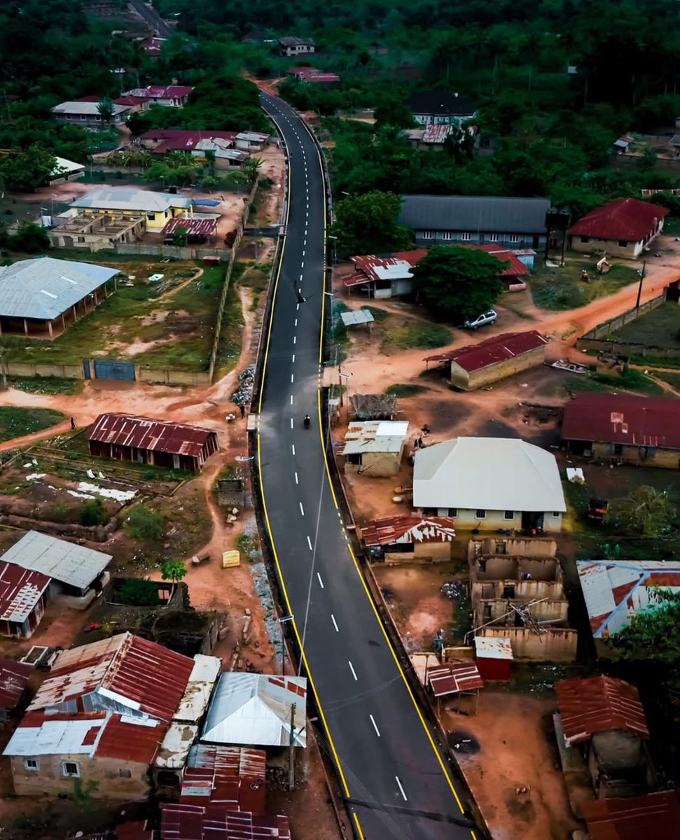 AAdeleke_01's tweet photo. Yesterday, I had the honour of commissioning two newly completed road projects in Ejigbo: the Ejigbo–Iwo (Iwata Boundary) Road, Phases I & II, and the Ejigbo–Isoko–Oguro Boundary Road, Phases I & II. I also flagged off rehabilitation of Phases III & IV of the Ejigbo–Ilawo–Iwo Road.

These projects are another testament to our administration’s unwavering commitment to delivering quality infrastructure that improves lives, enhances connectivity, and drives economic growth across Osun State.

I am deeply grateful to the Ogiyan of Ejigboland, HRM Oba Omowonunola Oyeyode Oyesosin, and the good people of Ejigbo for their warm reception, prayers, and overwhelming support. Together, we will continue to build a greater Osun where no community is left behind.

#ImoleCarryOnAccordingly