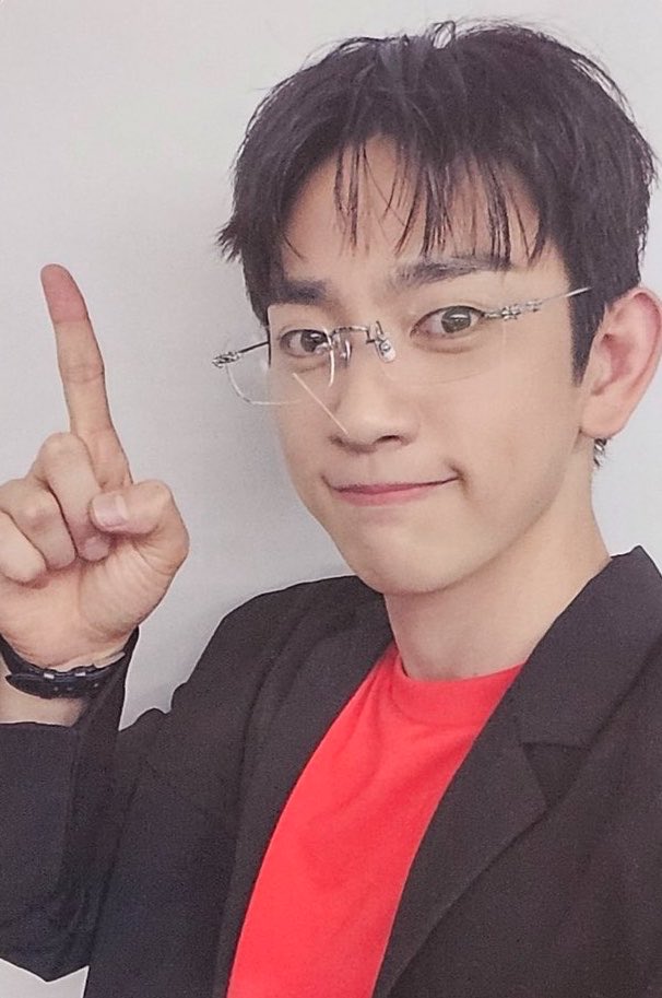 archivejy_'s tweet photo. Jinyoung really said: https://t.co/2QGHfLYgWZ
