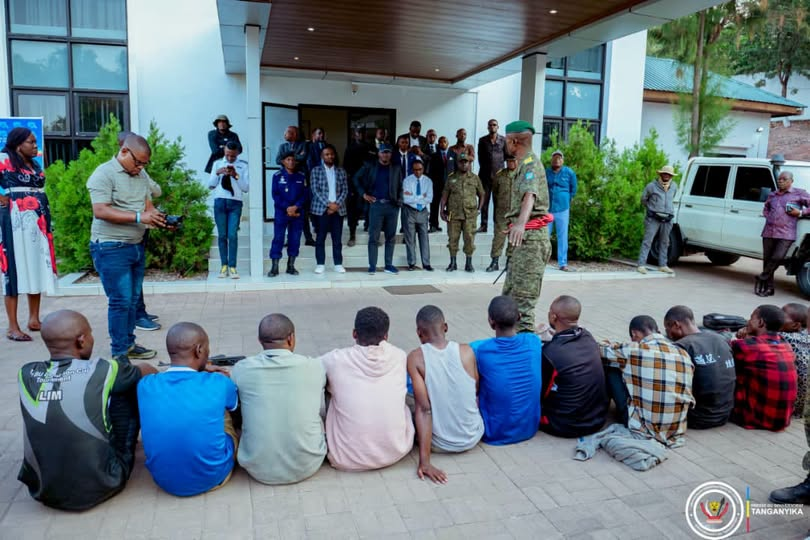 sai_monde's tweet photo. #RDC: Un nouveau coup de filet des services de sécurité. Plus d’une dizaine de présumés bandits de grand chemin, armés, opérant dans la ville de Kalemie ont été neutralisés et présentés à l’autorité provinciale ce Jeudi 02 Juillet 2026. https://t.co/Nha6OXYYU6