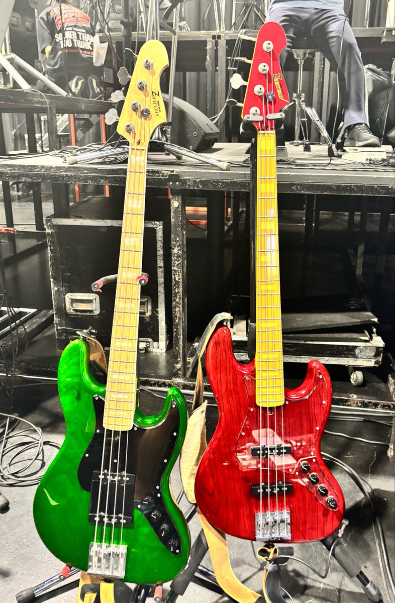 ATELIERZ1988's tweet photo. オメガドライブ 大島孝夫さんご来店！
愛用のM#245をメンテナンスさせていただきました。
先日のスタレビとのジョイントライブで柿沼さんのM#245とのツーショット写真をいただきました。
ありがとうございました！

Aki Motohashi

#オメガドライブ
#ATELIERZ https://t.co/aTT6txjhla