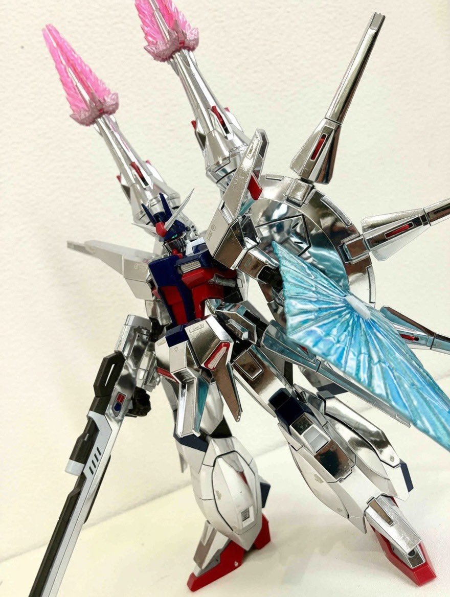 3765Denden's tweet photo. レジェンドガンダム、シュペルター作る合間の息抜きに作ったやつ
プラモの息抜きはプラモ…オタクあるある…
デルタザイン風のギンギラギンに

#ガンプラの画像を貼るとRTされると聞いて #プラモデルライフ #ガンプラ好きと繋がりたい https://t.co/gwk4lATmJ9