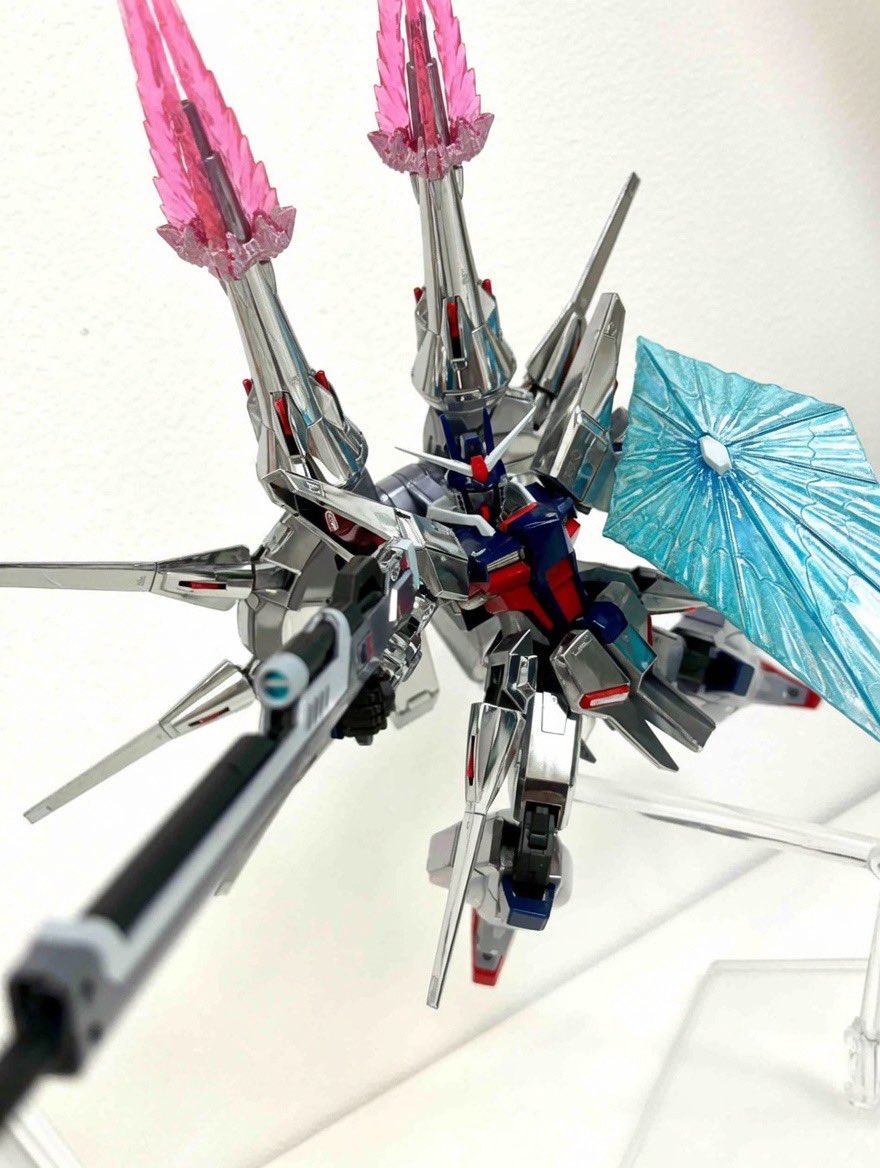 3765Denden's tweet photo. レジェンドガンダム、シュペルター作る合間の息抜きに作ったやつ
プラモの息抜きはプラモ…オタクあるある…
デルタザイン風のギンギラギンに

#ガンプラの画像を貼るとRTされると聞いて #プラモデルライフ #ガンプラ好きと繋がりたい https://t.co/gwk4lATmJ9