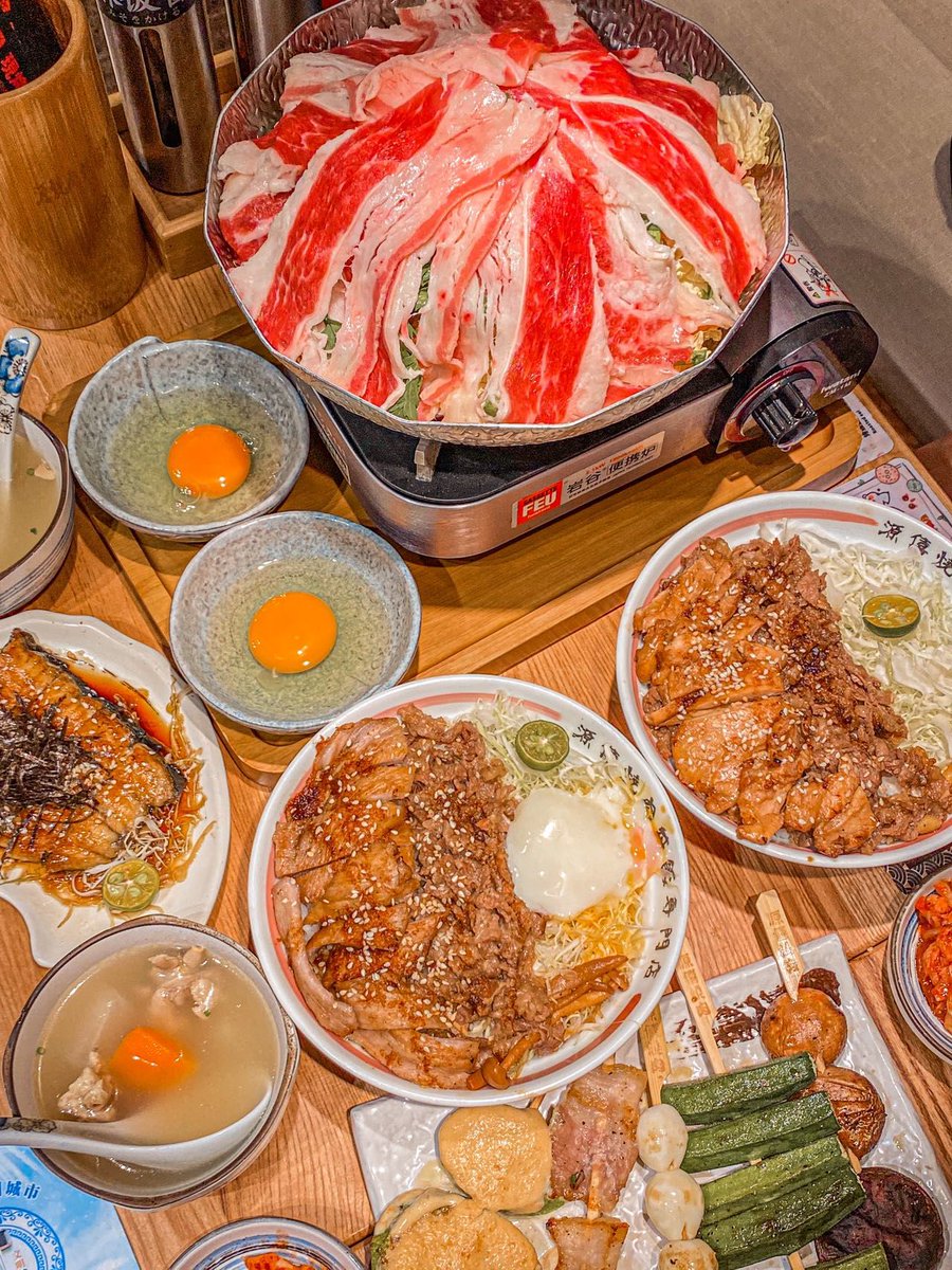 bebeboss3's tweet photo. 《Late-night bites u003e late-night scrolls. A warm bowl of ramen, soft lighting, and no rush—just the perfect end to a long day. 》， https://t.co/6eYkiOO6UA
