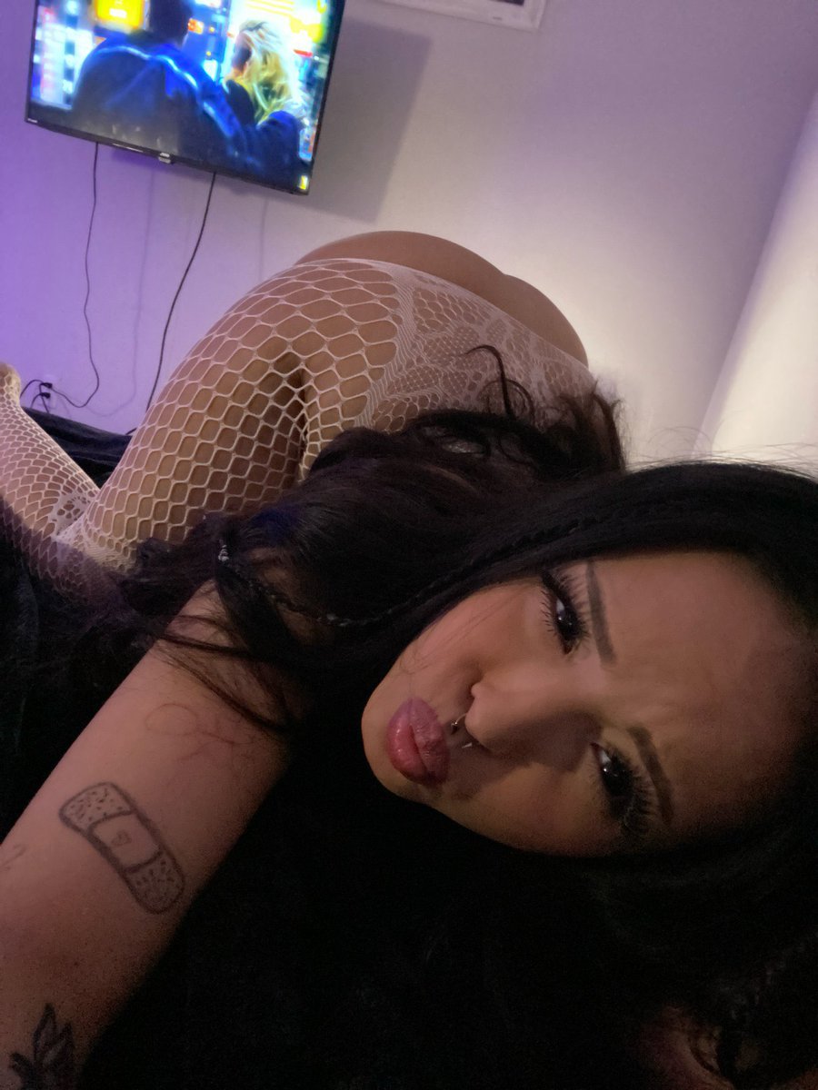 kimababy0's tweet photo. Any freak demons up right now 👀 #scfreaks #andersonfreaks #greenvillefreaks #864freaks https://t.co/XvkWStcCVI