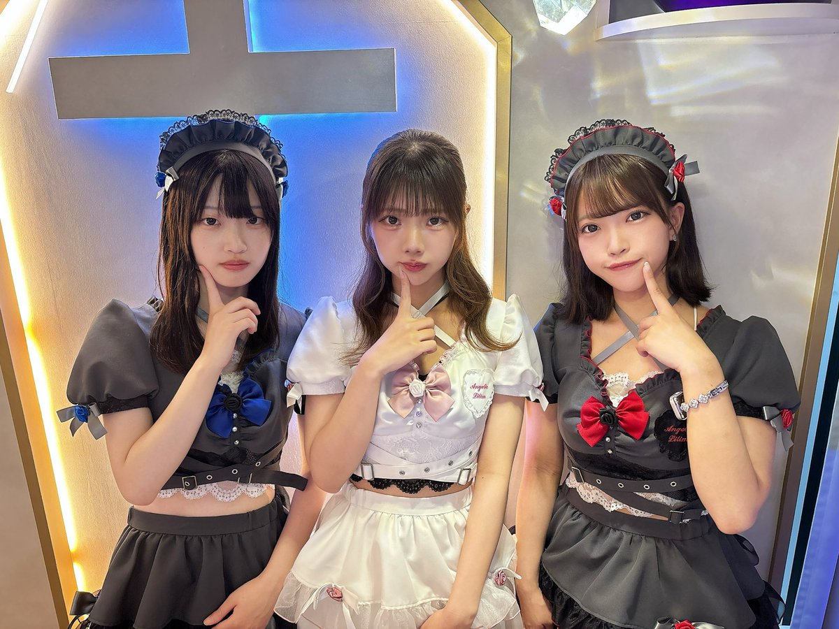 AngelicLilim's tweet photo. 天空の教会⛪️OPENしました🪽

本日ご新規様初回半額✨

❤️ひめ　@agl_hime 
❤️ゆい   @agl_yui 
💙れの    @agl_reno 
🤍くるる@MGR_qrul 
💙じゃすみん@agl_Jasmine 
💙みじゅ @agl_miju___ 

素敵な子羊様の召喚お待ちしております🐑✨
 #コンカフェ https://t.co/duRdViYwQl