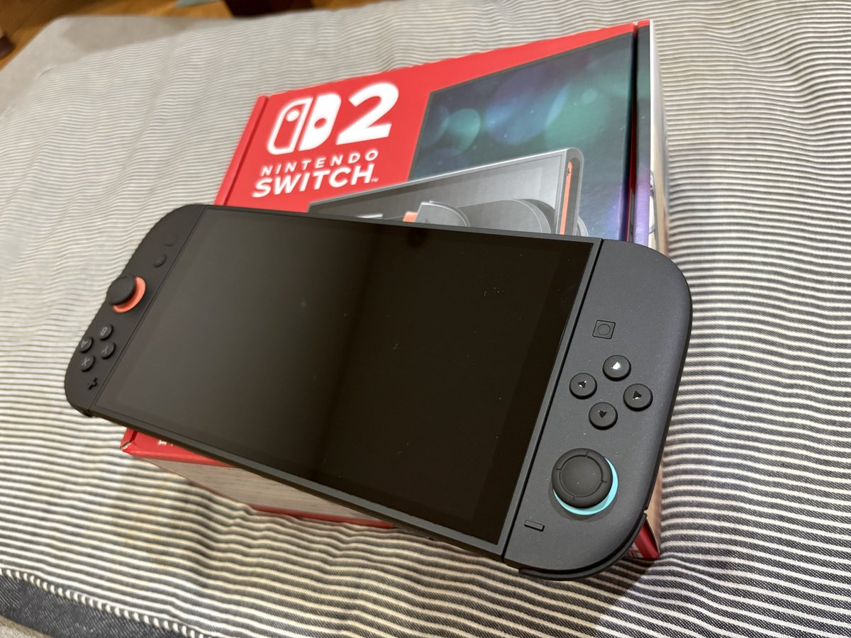 Raesriel's tweet photo. ファンフェス行けなくなったのでSwitch2買いました！
ぽこポケやるんだー！ https://t.co/r1ZILnSWLt