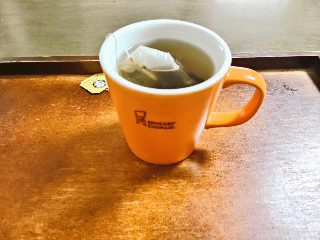 mapple777a's tweet photo. コキンちゃんからはちみつ紅茶を
頂きました🙏🏻🐝🍯☕️謝謝🙏
そのままで甘くて美味しい🤤☕
朝から飲んだらアメリカンセレブになった気分になれそう笑☕🇺🇸
追いはちみつしてもありかも🙆🏻‍♀️
この手軽さは凄いです︎🫶🏻 https://t.co/f35jqbTzn1