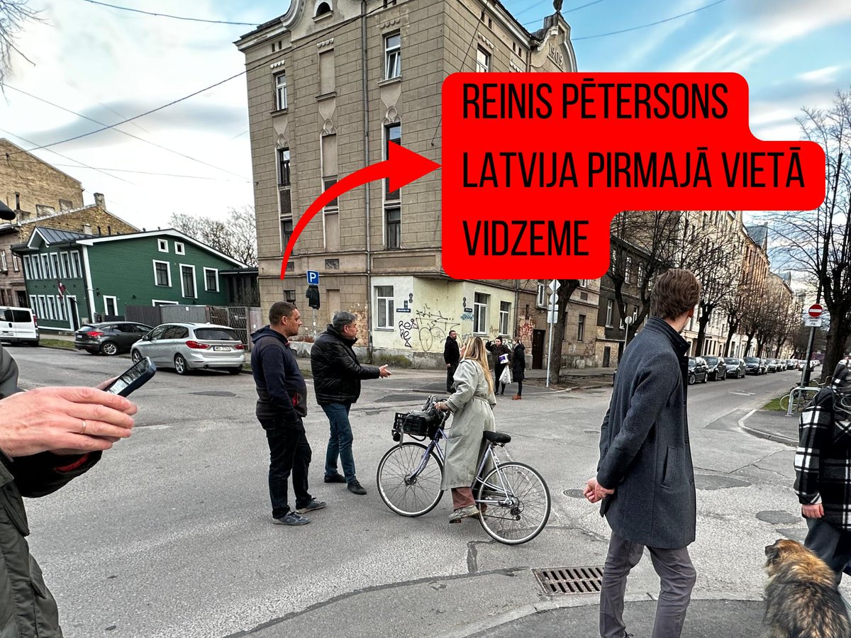 AndrejsUrbans's tweet photo. Viens no Grīziņkalna pārmaiņu aktīvākajiem pretiniekiem izrādas LPV kandidāts Saeimas vēlēšanās 🤷

Viņš startēs Vidzemes apgabalā un atbilstoši kandidāta @CVK_zinas anketai viņa dzīves vieta ir Valmieras novads 🤡🤡🤡 https://t.co/LwNJfTh3Kn
