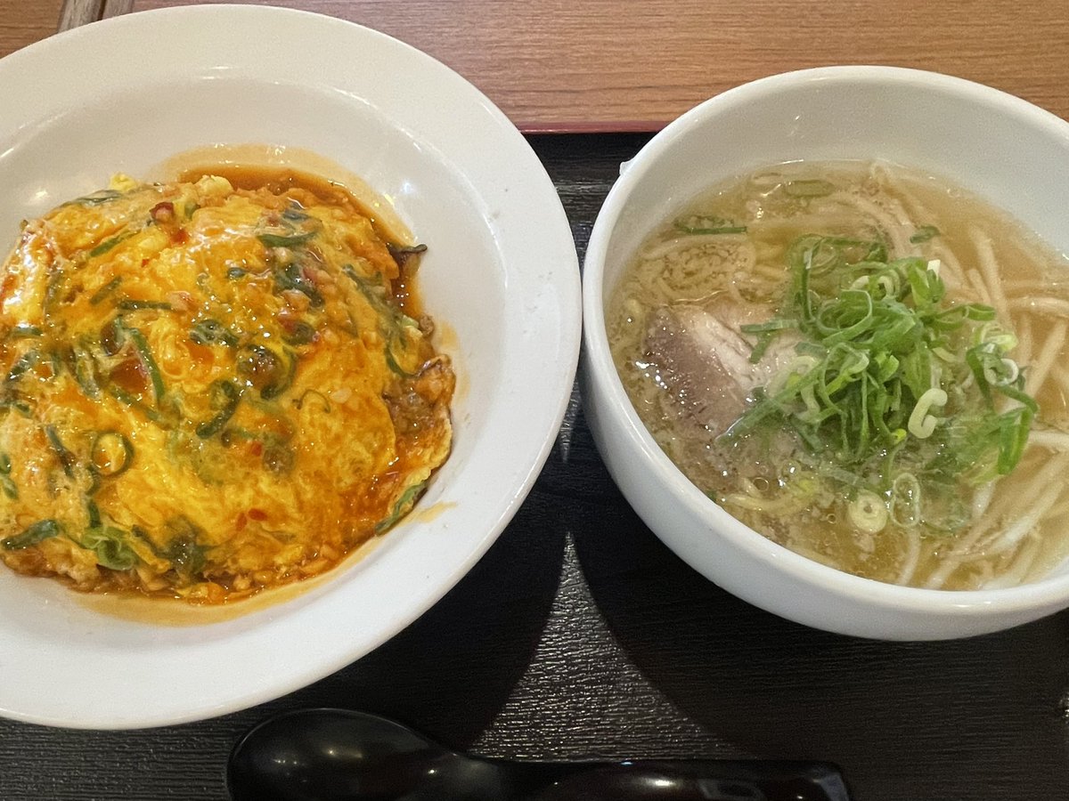 SKACORP0501's tweet photo. #大阪王将

天津カレー炒飯と塩ラーメン小♬
カレー炒飯絶品‼️
塩ラーメンのアッサリとカレーが激マッチ☝️
ご馳走様でした😋 https://t.co/Qp3nq3BUxH