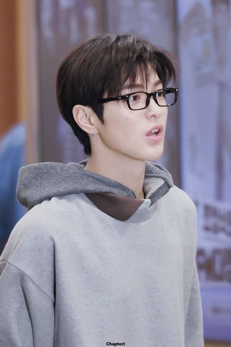 mypuppy0214's tweet photo. 안경 벗겨지는 클리셰 #건호 https://t.co/jOF2Q16hx7