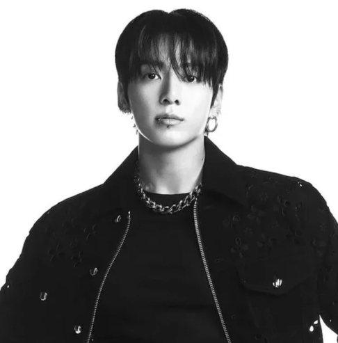 AboutMusicYT's tweet photo. 3 years ago today, Jungkook has released Still With You and My You. Rate them from 1 to 10. https://t.co/ddFGllAnFw