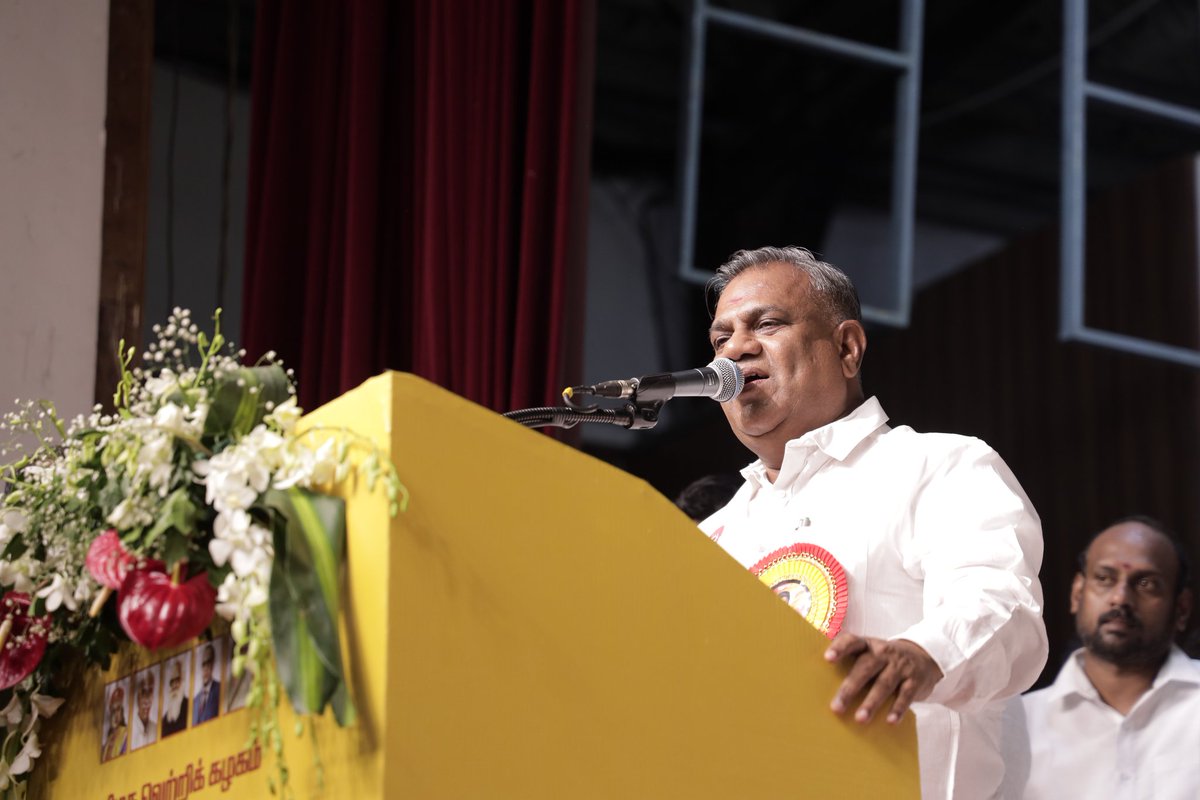 OfficeofminMRV's tweet photo. புதிய பயணம்... மக்களுக்கான பயணம்! ❤️💛❤️

மாண்புமிகு தமிழ்நாடு முதலமைச்சர் திரு. ச.ஜோசப் விஜய் அவர்களின் தலைமையை ஏற்று தமிழக வெற்றி கழகத்தில் நானும் என்னோடு பல்லாயிரக்கணக்கான தொண்டர்களும் நேற்று பெருமையுடன் இணைந்துள்ளோம்.

இது ஒரு அரசியல் மாற்றம் மட்டுமல்ல...(1/4) https://t.co/b7JcDNBKBy