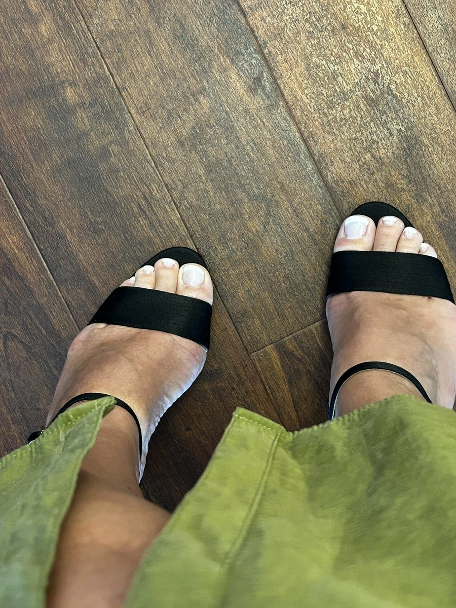 Velvetsoleonly's tweet photo. Hello mes fans
Ils vous attendent pour un don via PayPal besoin d’un massage et d’une réflexologie plantaire ce soir.
Venez les honorer 💵
#dons #footfetish #massagepied https://t.co/OrNLrLU4ve