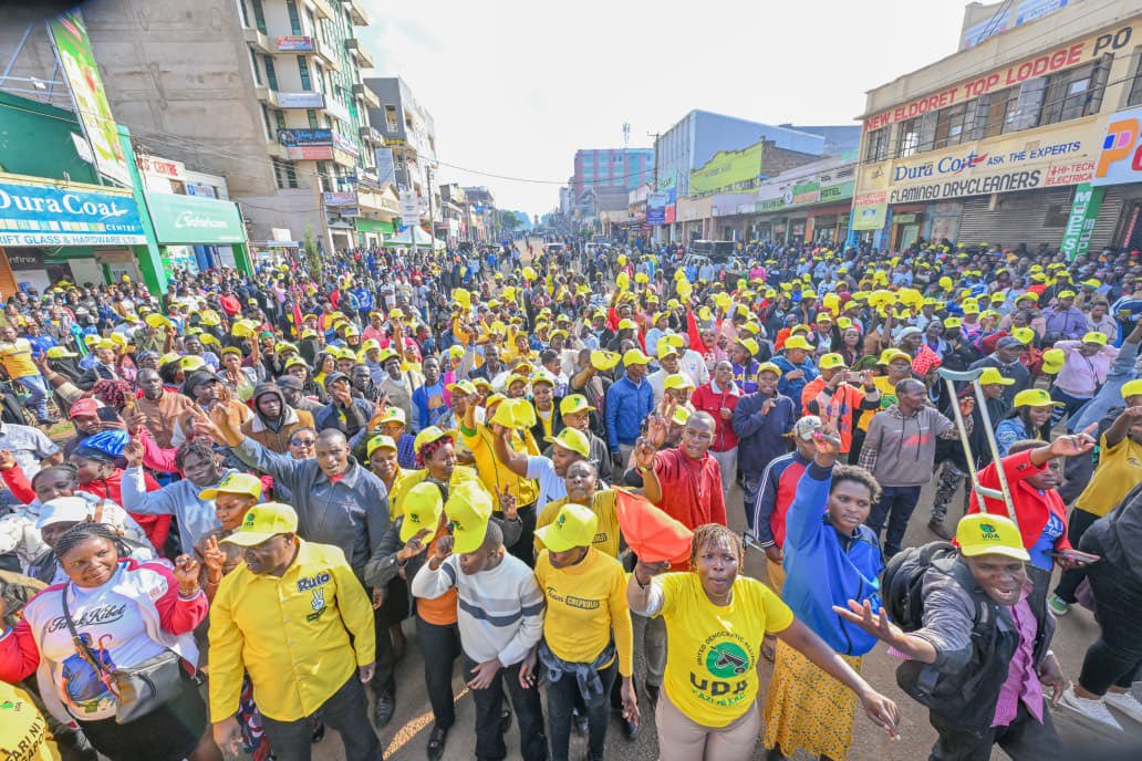 FrankMtetezi's tweet photo. Is the City of Eldoret Painted Yellow ? Yes ,Today UDA politicians are  Passing  the message of #RutoTutam Led by Speaker  Moses Wetangula, Hon Kimani Ichung'wah, PPA Farouk Kibet and many grassroots Leaders are in, No stone will be left unturned wanasema TUTAM- #ChaguaRuto 😂✌️ https://t.co/t4eKhfMVqY